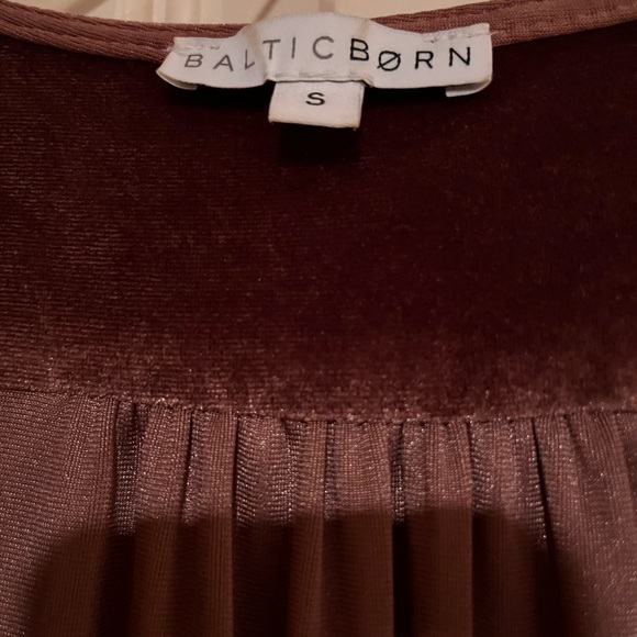 Baltic Born Velvet Long Sleeve Dress in Deep Mauve/Bronze - Picture 2 of 4